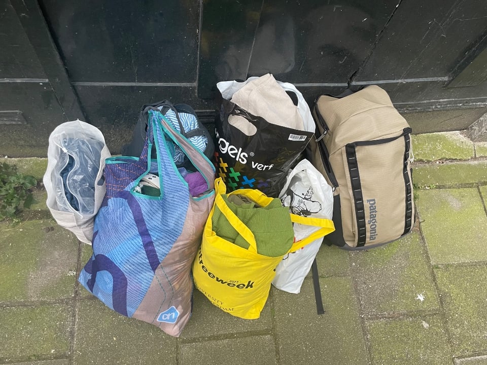 great condition clothes, accessories backpack and shoes