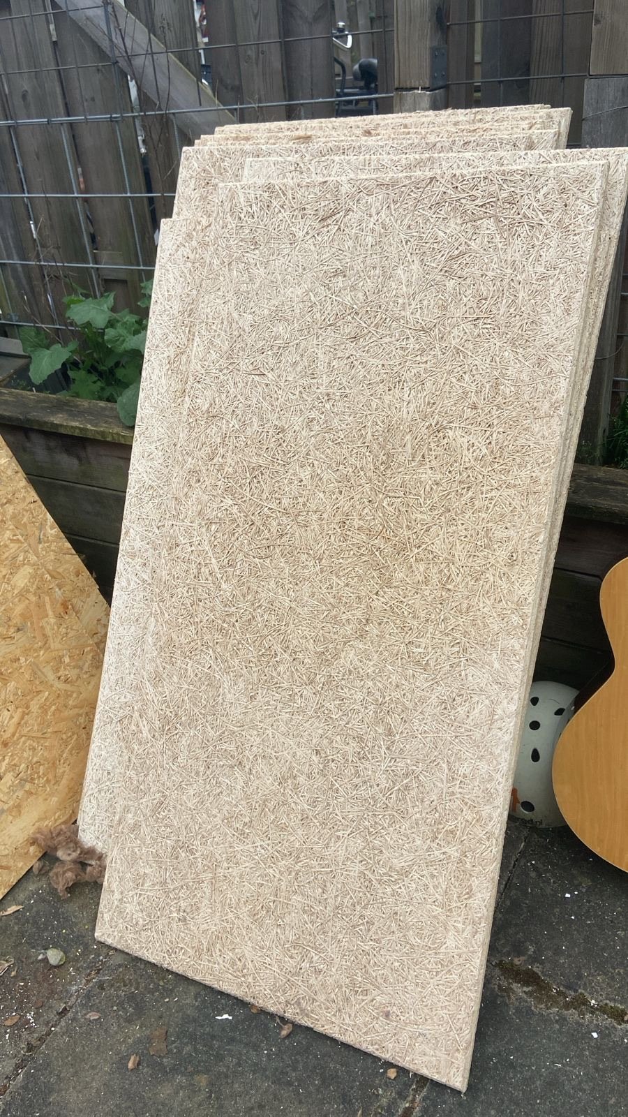 12 pieces of mdf & 10 spaanplaat - to be picked up in Utrecht (will be brought to recycling station from 21/04