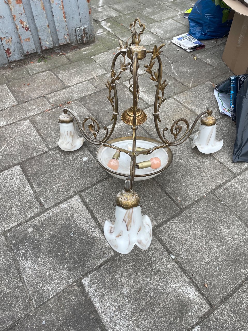 Lamp dusty but complete