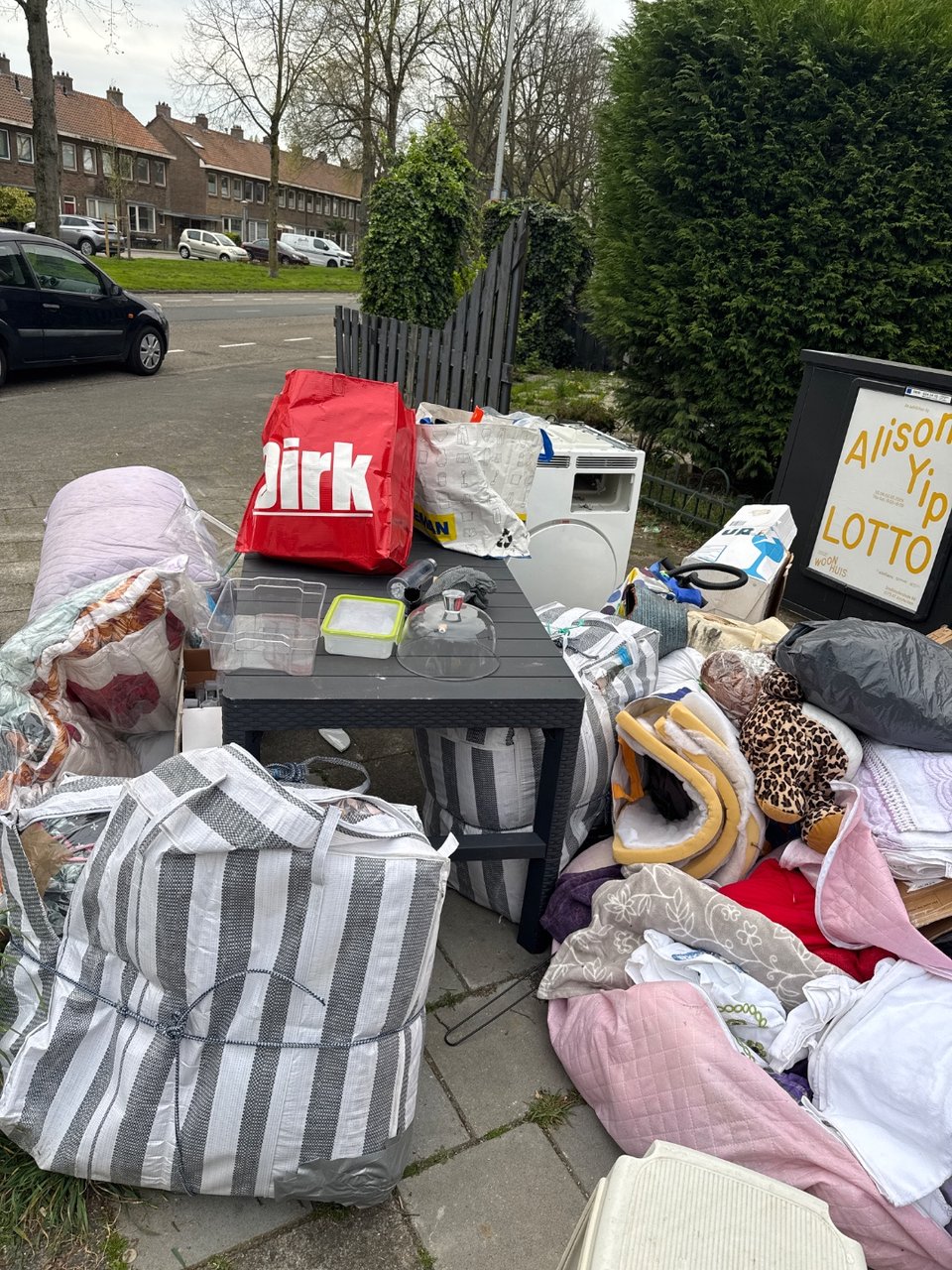 So much stuff, from textile to glass vases