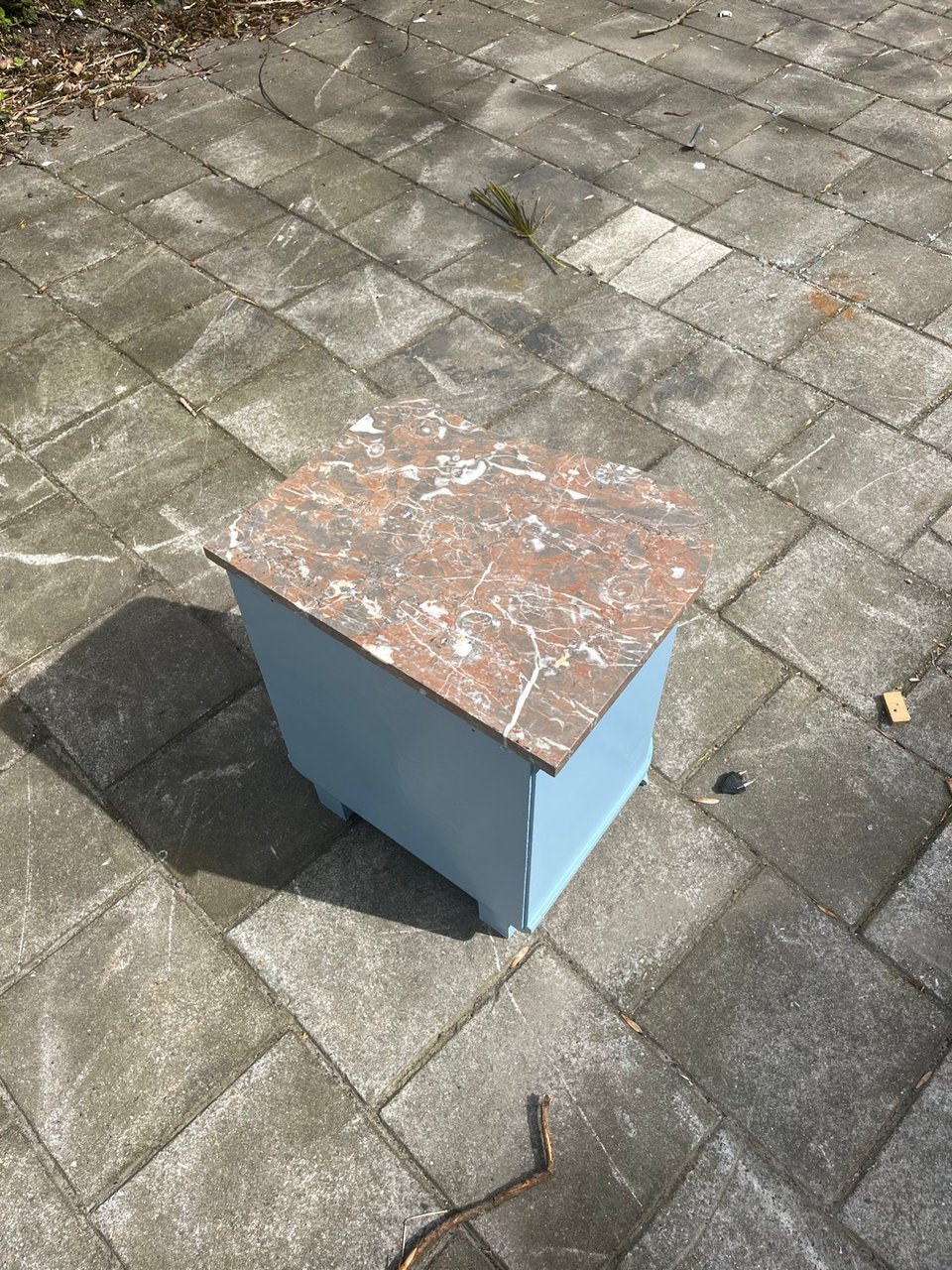 Klein kastje/ nachtkastje