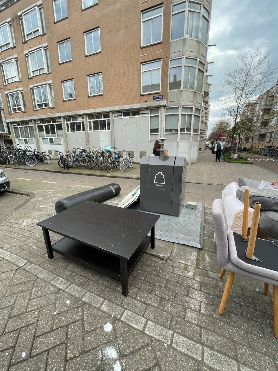 Couch, table and chairs. 2 seater Ektorp IKEA couch. Cover is in de bag with all the hardware.