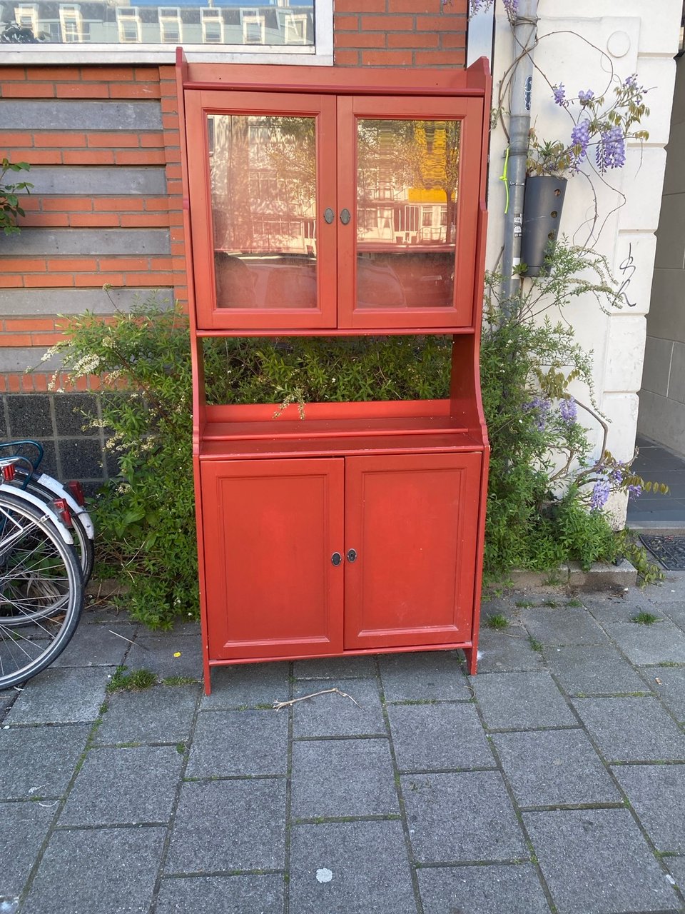 Compleet, lichte beschadiging, geen sleutel maar niet nodig