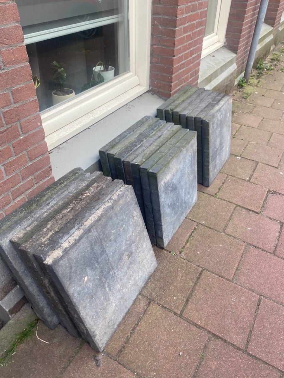 20 beton tegels 50 cm x 50 cm (5 cm dik)
