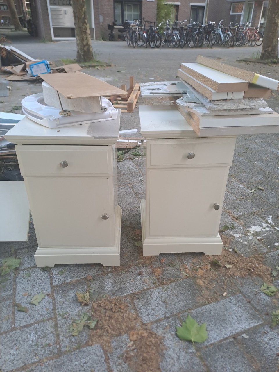 Side tables + window blinds (double and single)