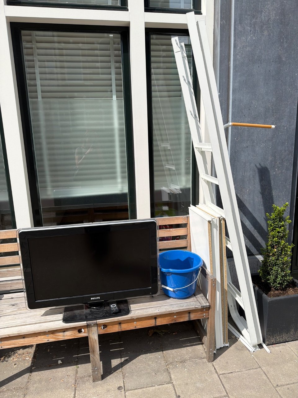 Tv Philips and IKEA wardrobe open