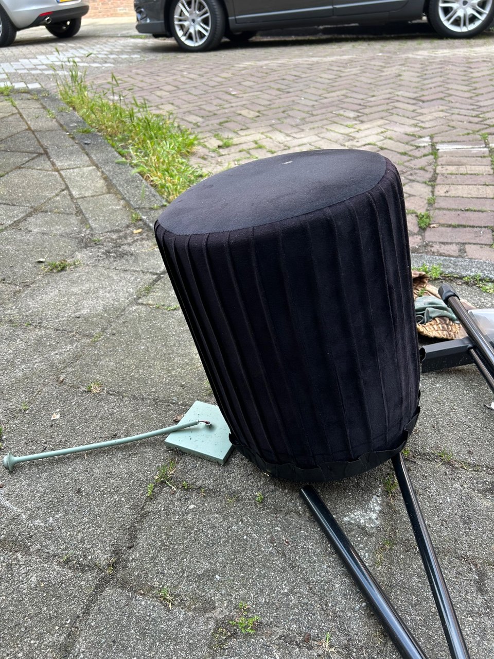 📍Amsterdam, rivierenbuurt, Moerdijkstraat
Bank, poef, gasplaat
