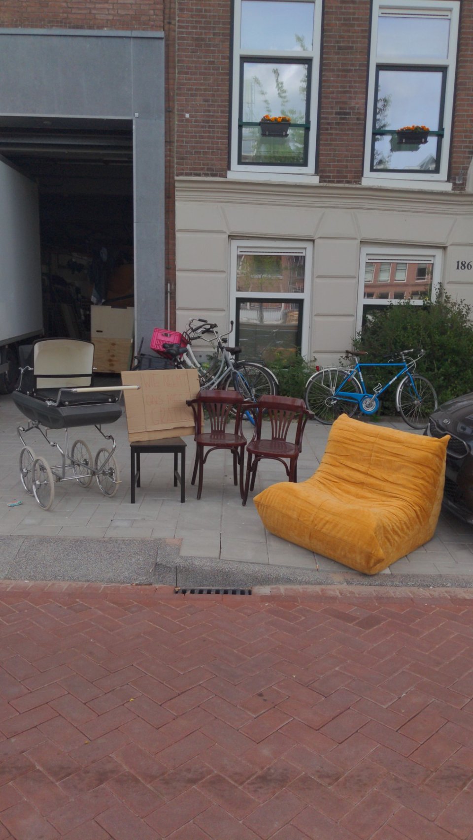 Some chairs and a (fake) ligne roset Togo :)
