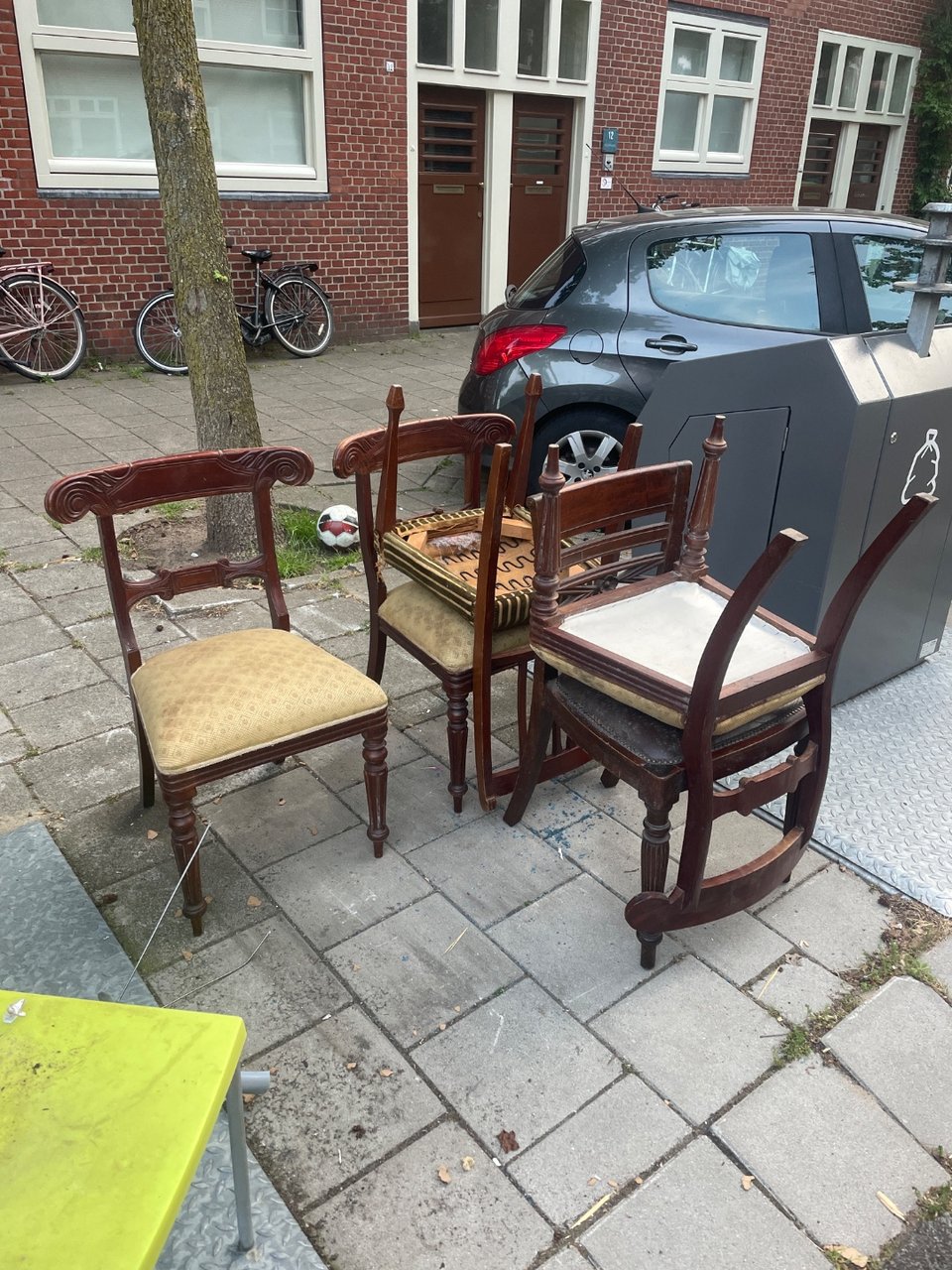 Ouderwetse stoelen