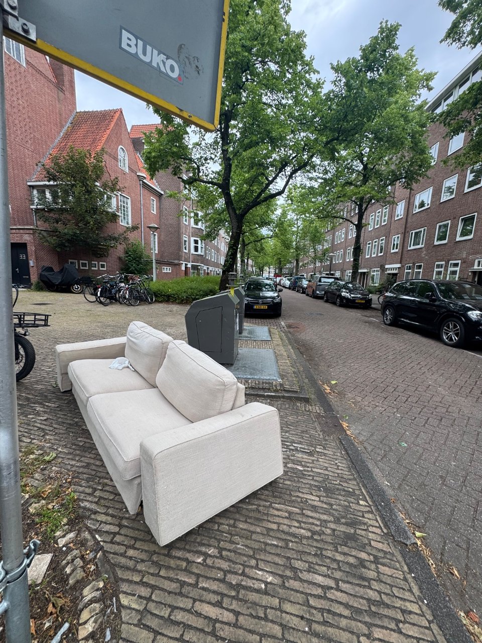Bank is compleet, schroefjes in zakje