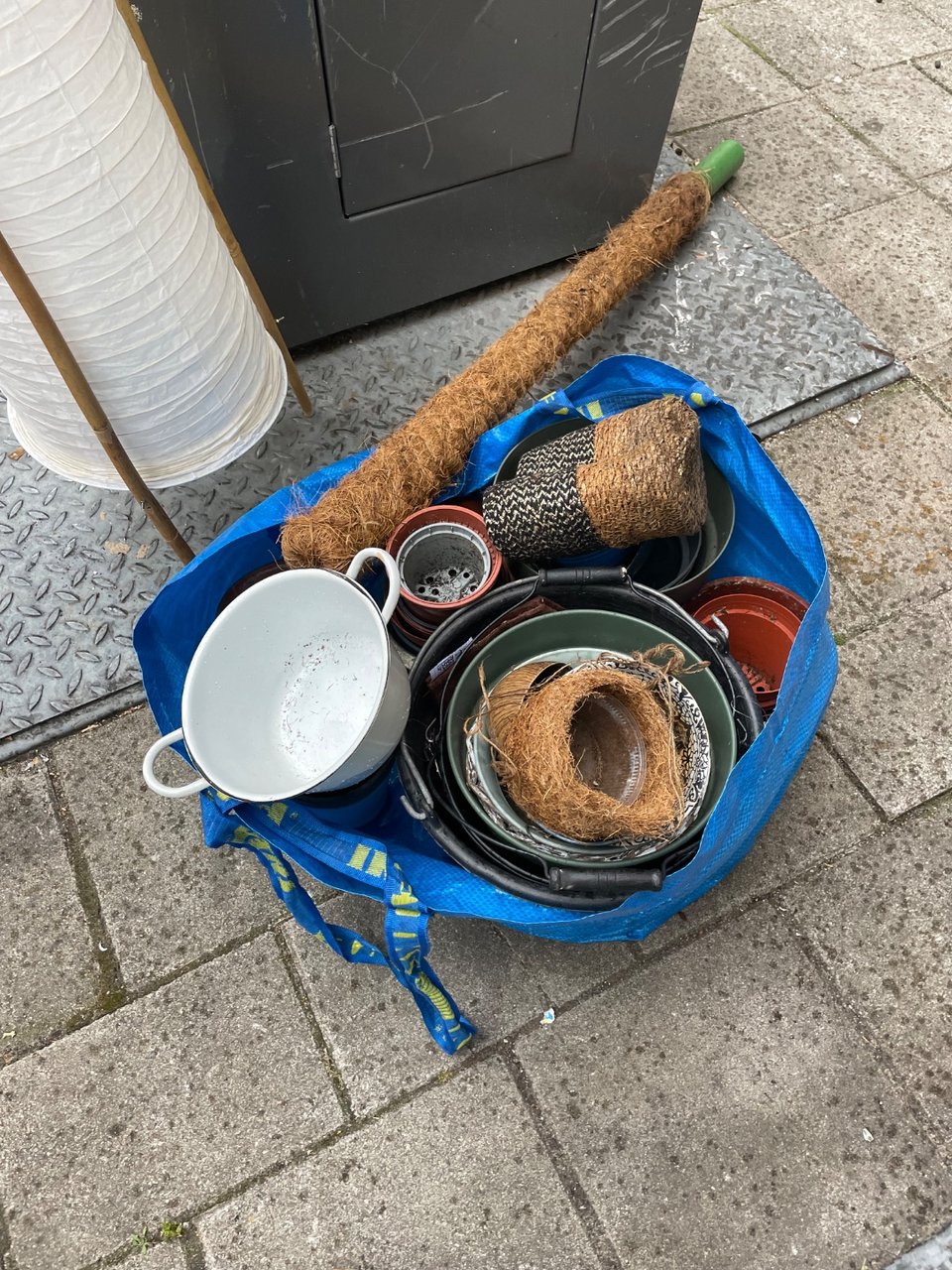 lots of plant pots