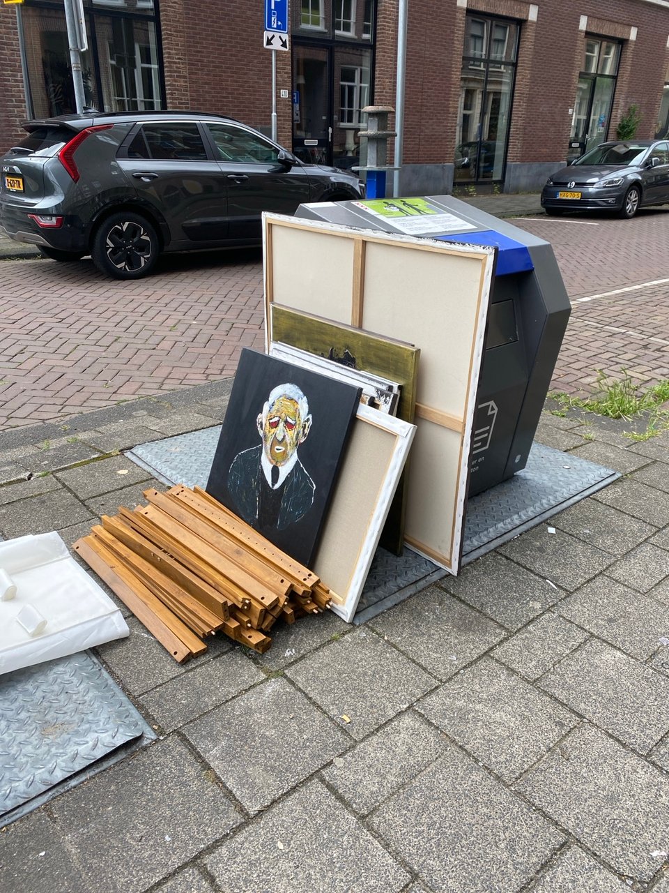Lots of lovely art on solid canvas