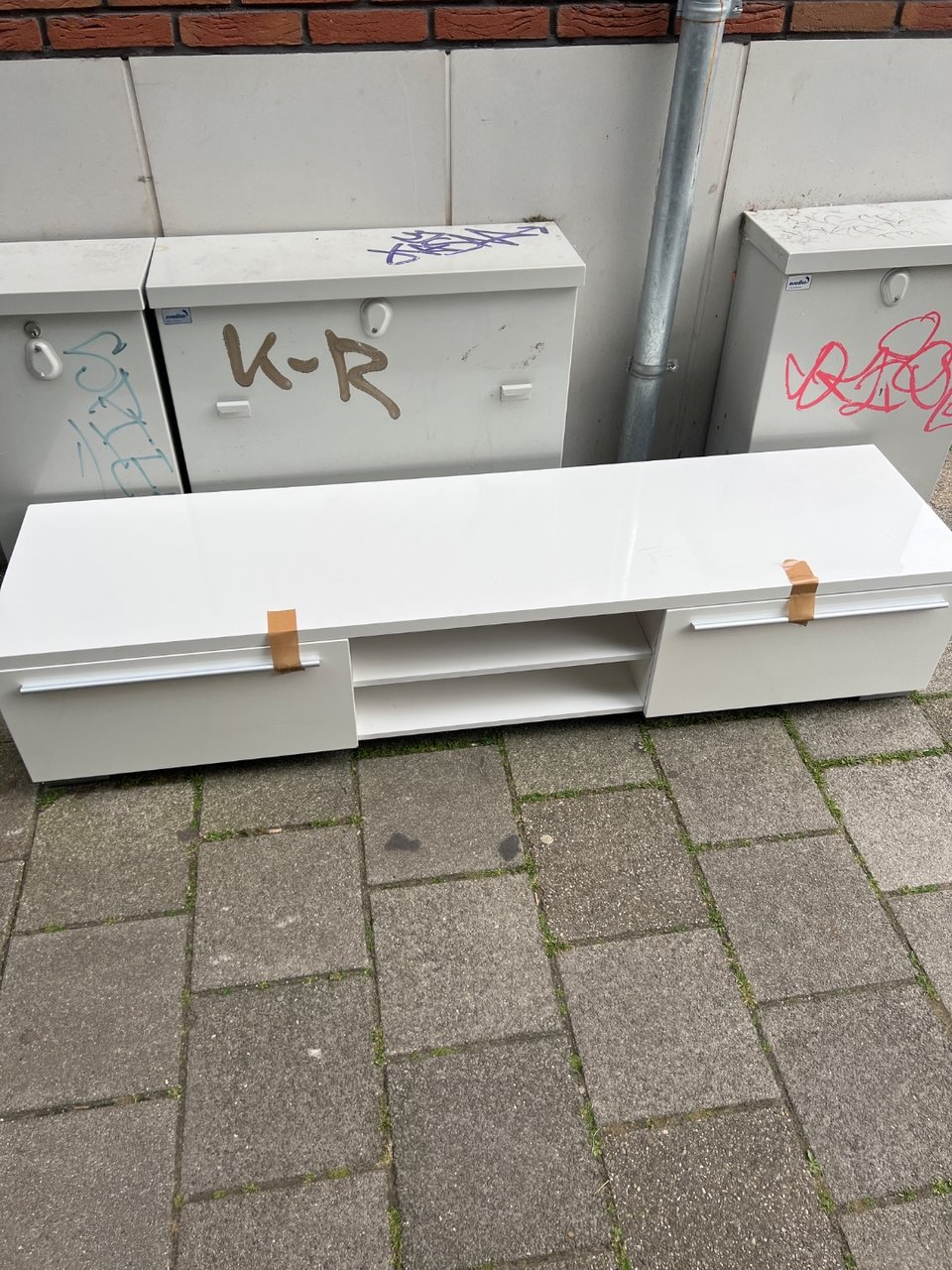 tv stand