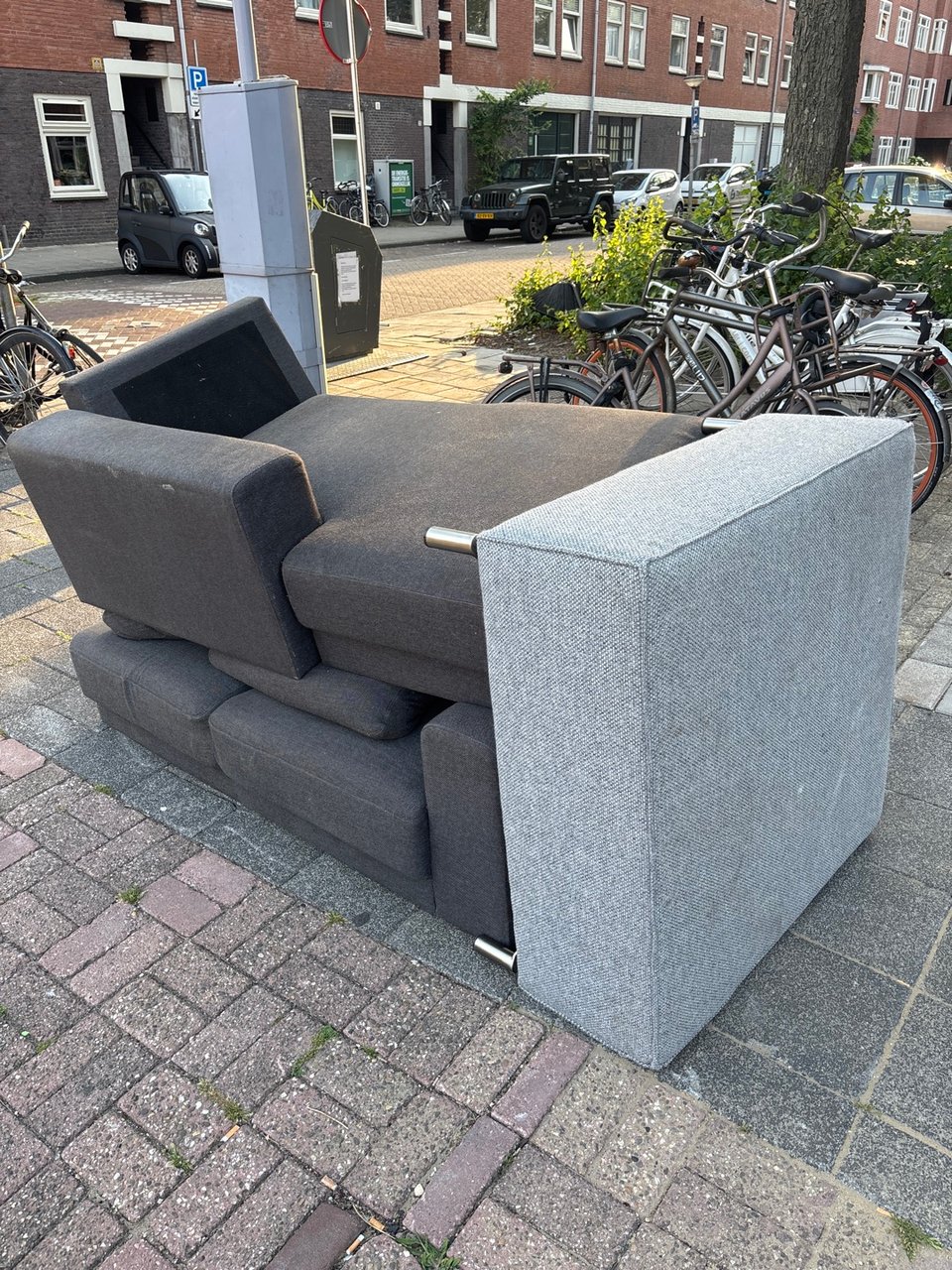 Hocker (has to be cleaned)