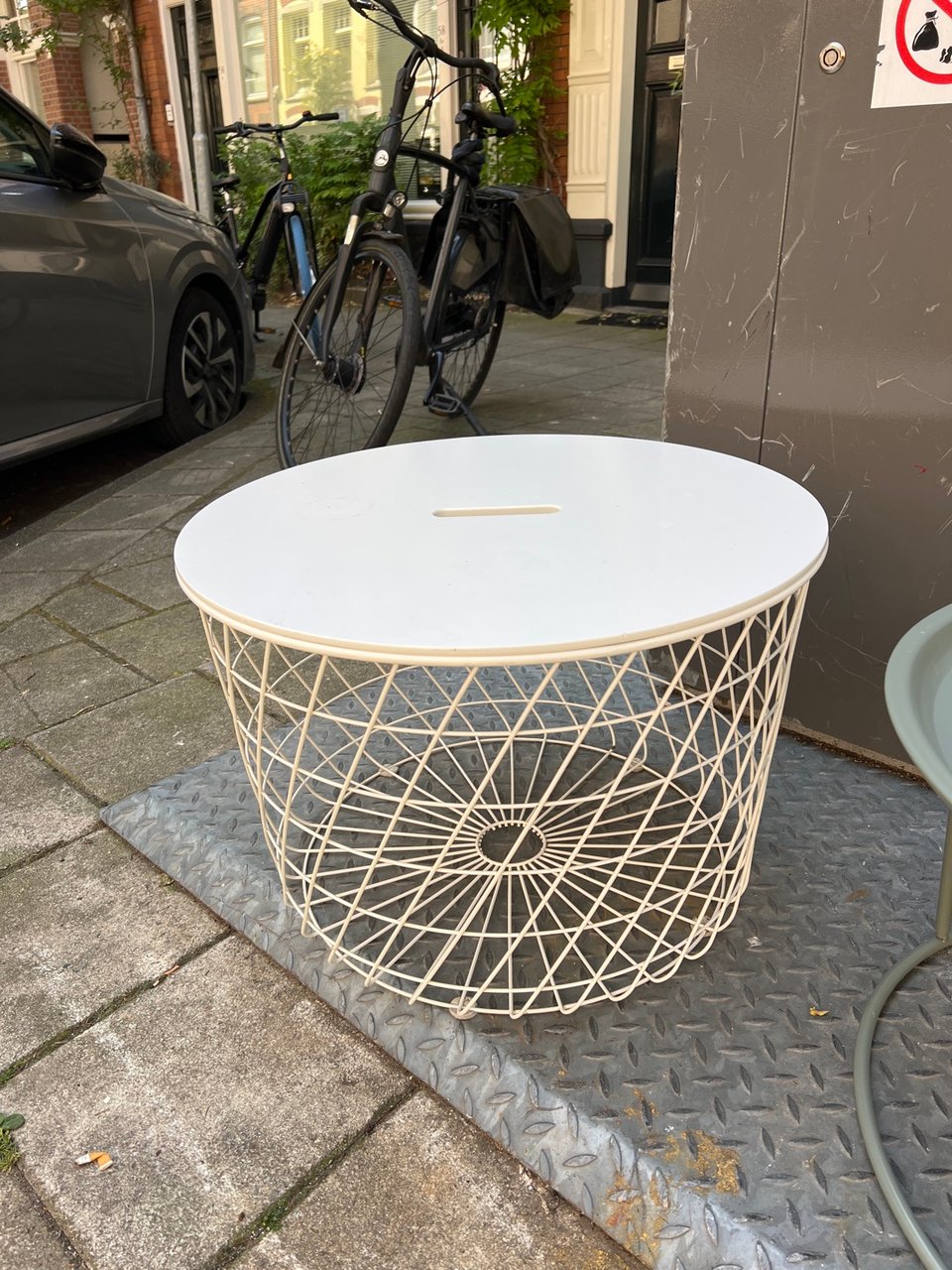 2 salontafels wit en groen/blauw