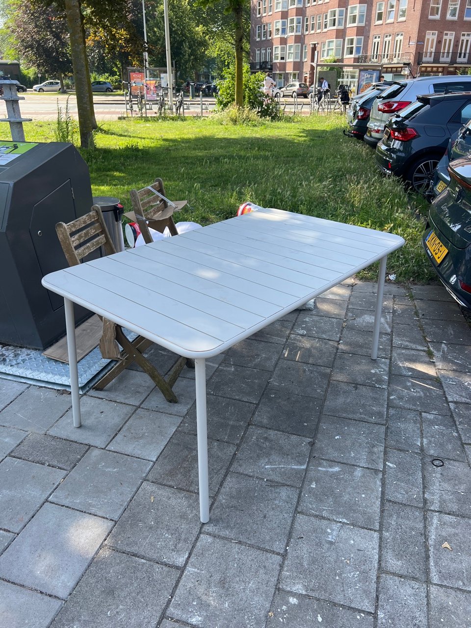 Witte tuintafel