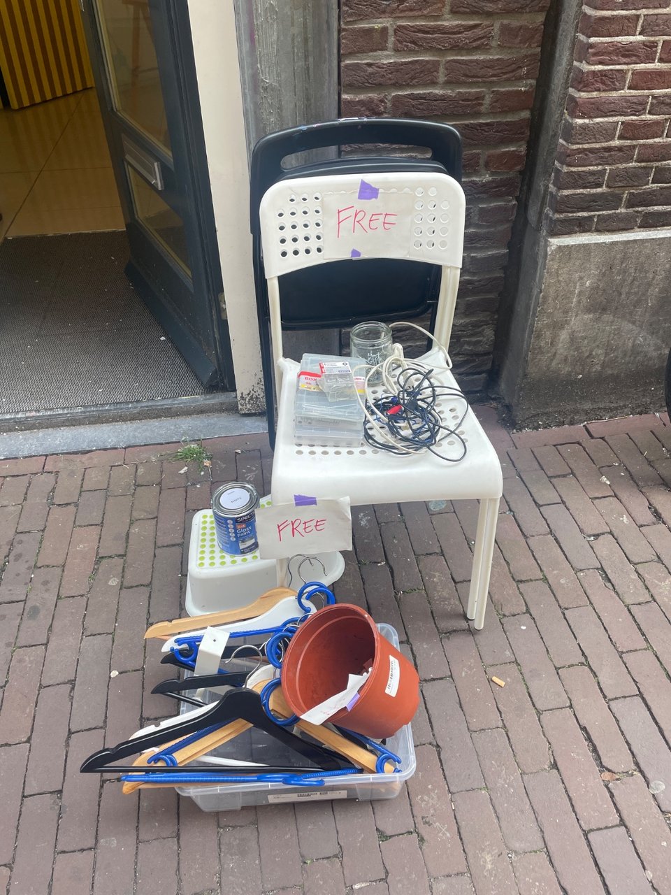 More various free things at Sint Jansstraat 61