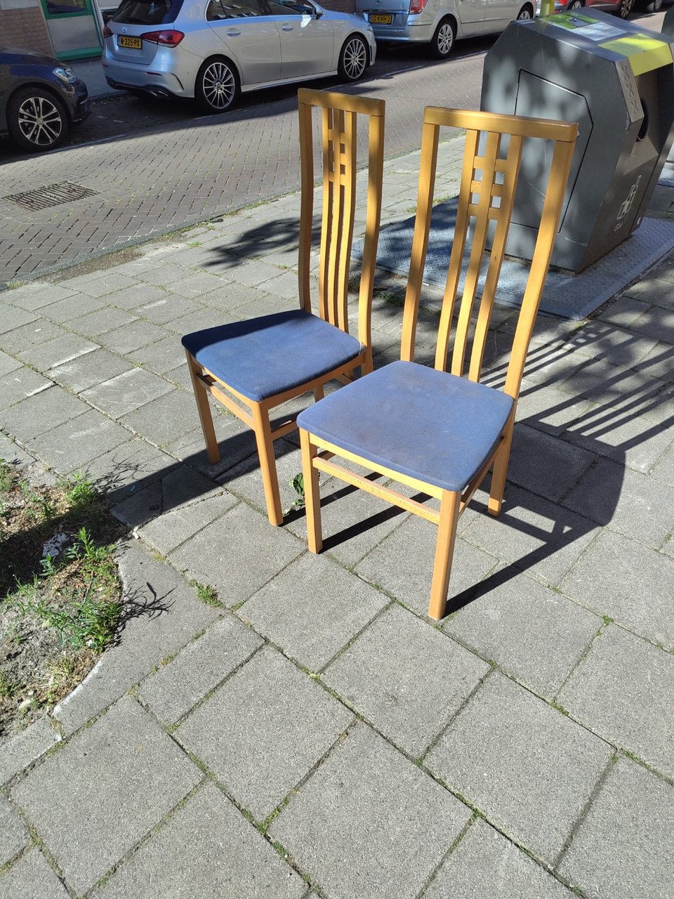 2 chairs, seats a bit stained but should clean up ok