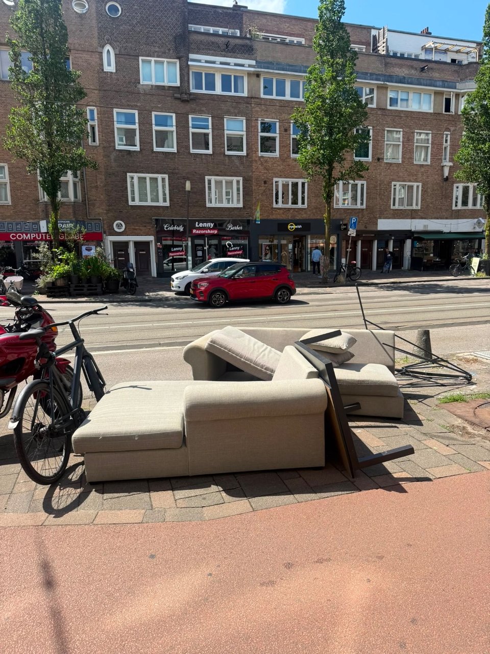 Large complete sofa, free to pick up