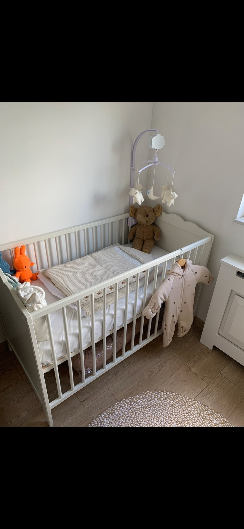 Gratis ledikant inclusief:
- matras
- dekbed
- kussentje
- beddengoed

Ja, het is gebruikt en gebruikssporen maar te goed om weg te gooien. Gratia ophalen. Stuur me een bericht en dan meeten we voor onze deur waar hij op je wacht!