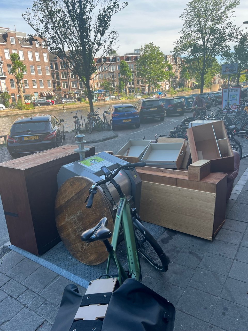 Bankstel, kastjes, tafel