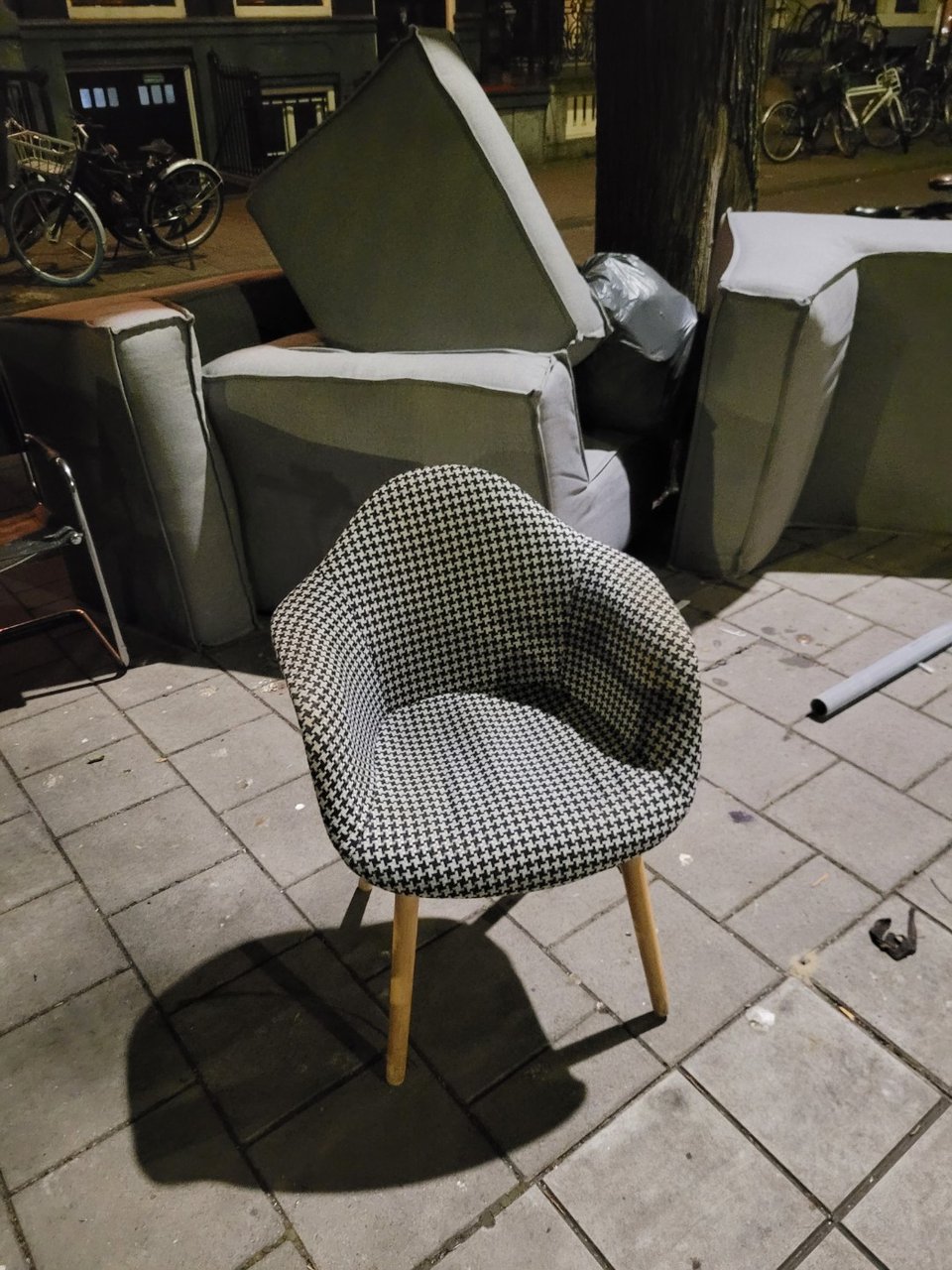 Entire sofa, plus a few stools. Don't know if it's worth something. Decide for yourself