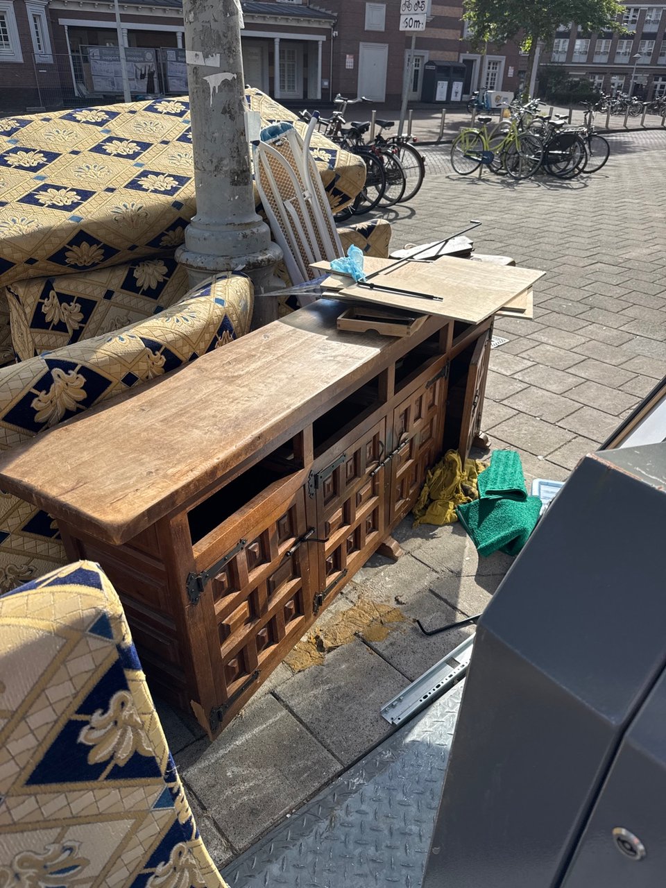 Wooden console, needs a bit of fixing but looks great. And a freezer (questionable smell)
