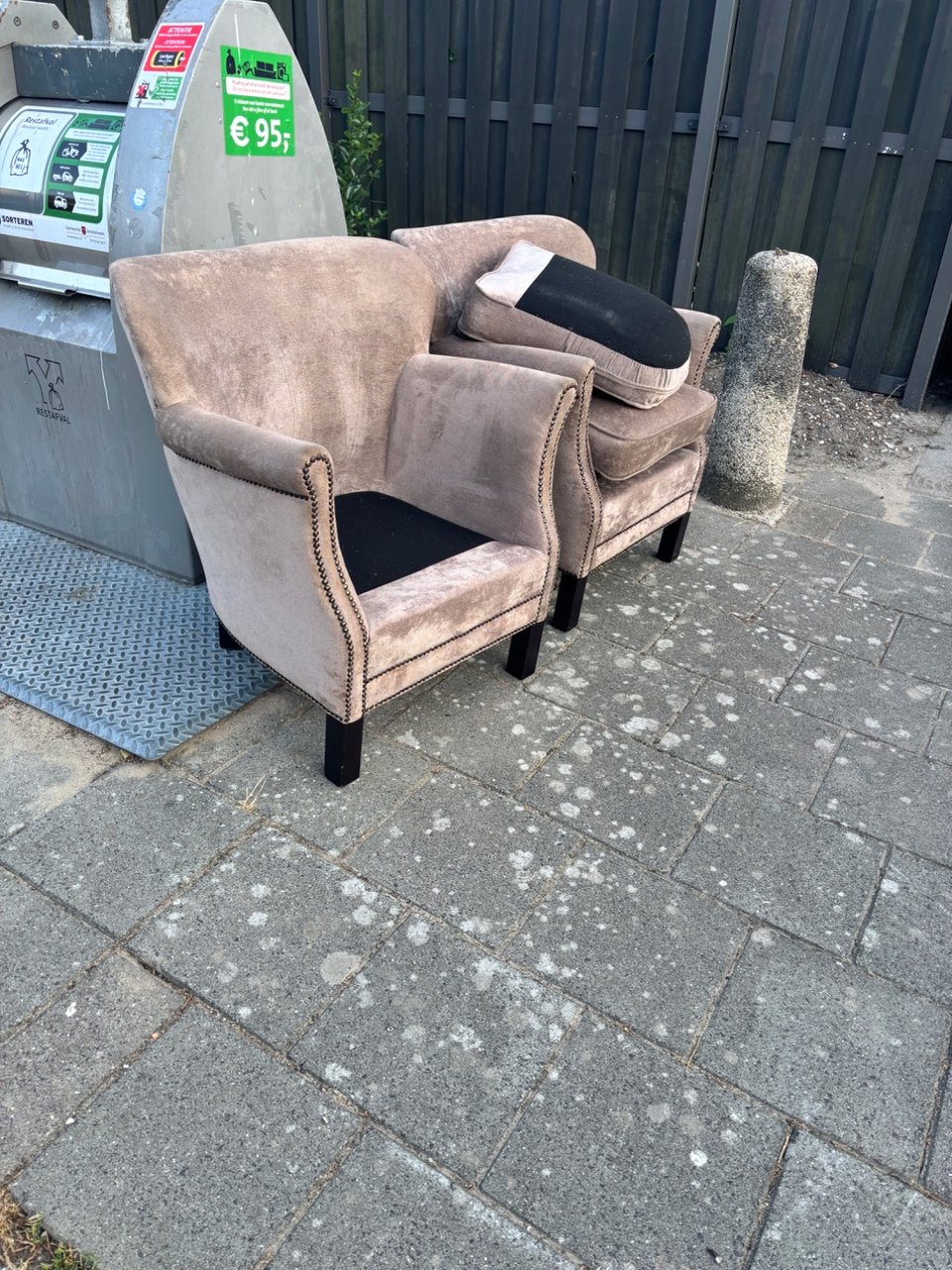2 stoelen