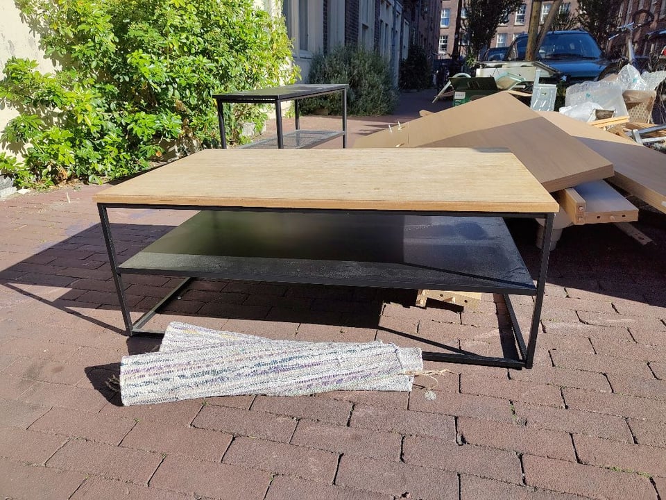 living room / couch table