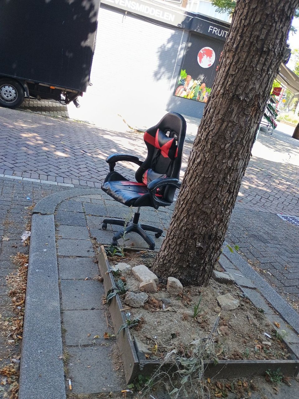 gaming/computer stoel. beetje vies maar volgens mij verder nog heel