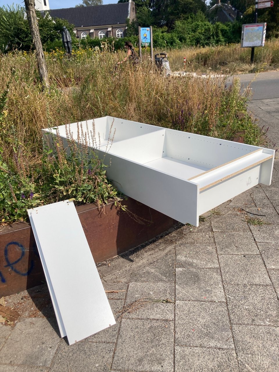 White cabinet, likely IKEA, very good conditions