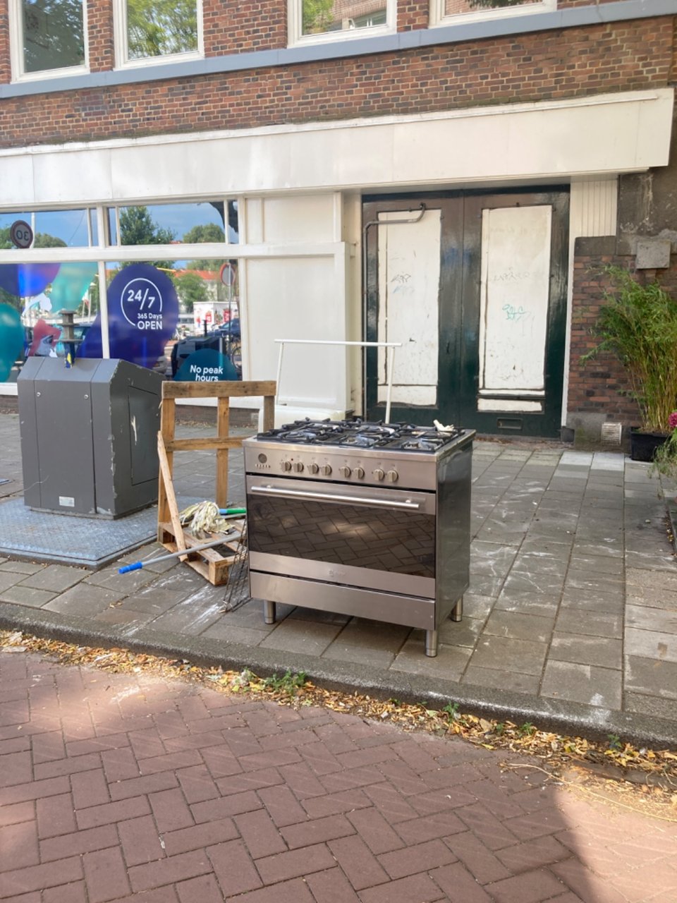 Gas stove + oven