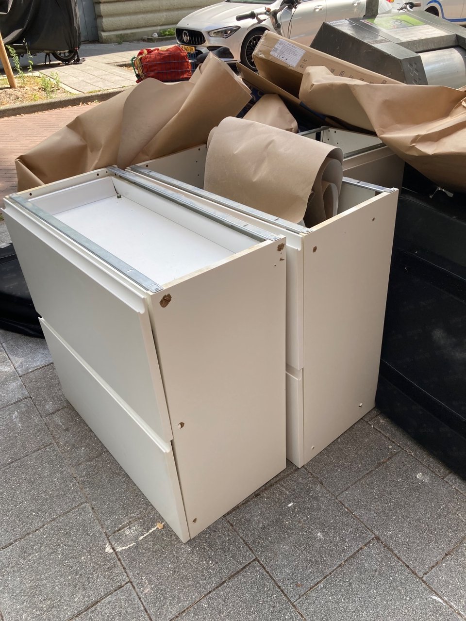 Ikea keuken onderdelen met mooie marmor look plank. Afmetingen per onderkast met lades! ca 80 breed 80 hoog en 37 diep