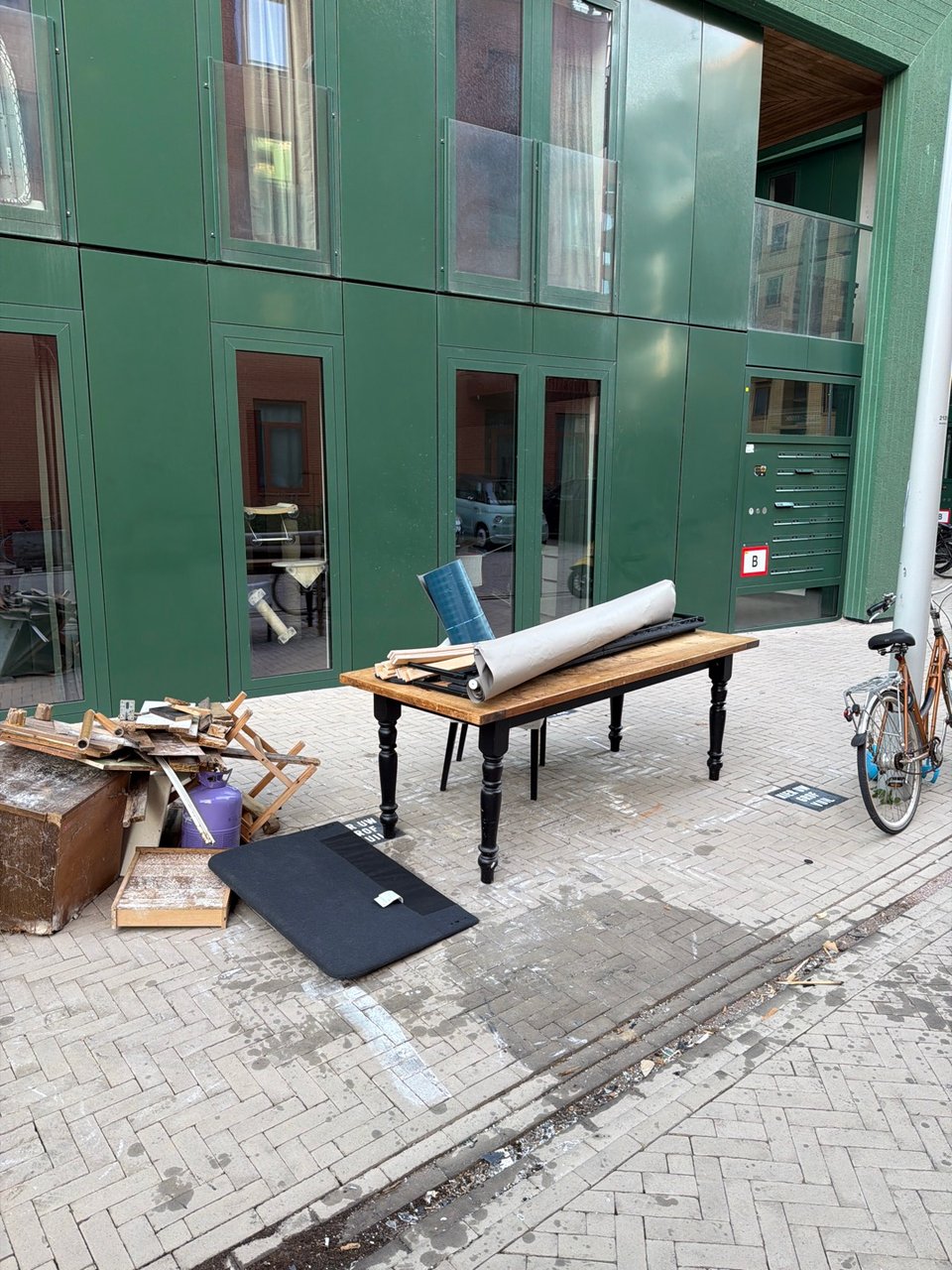 Wooden table, seems in great condition