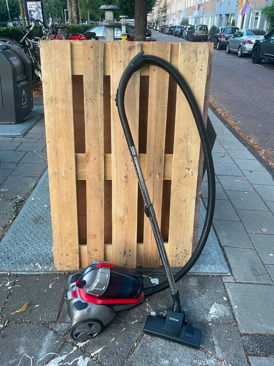 fully functional vacuum cleaner from blokker