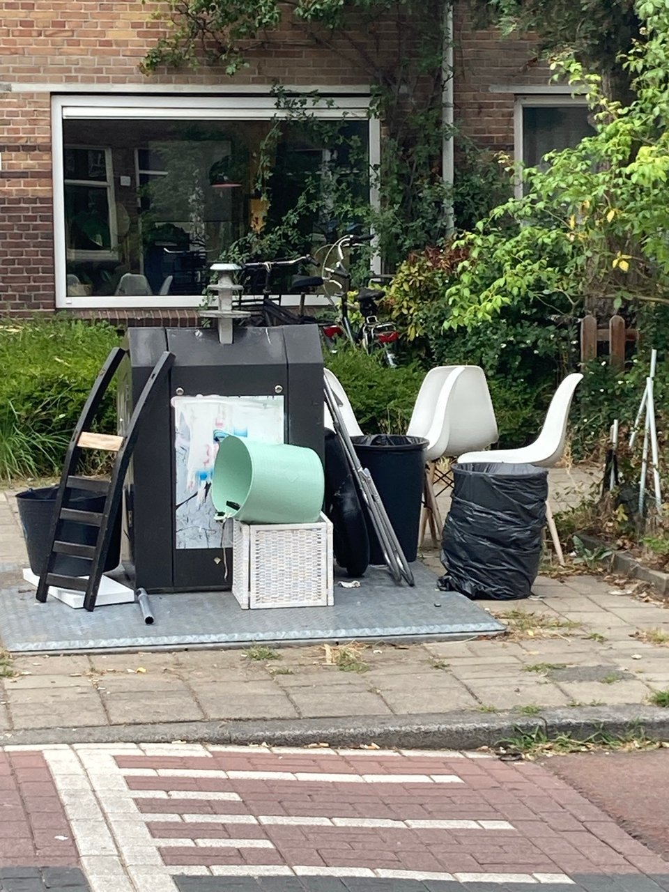 Chairs, random stuff