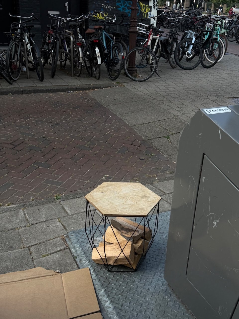 Bijzettafeltje
