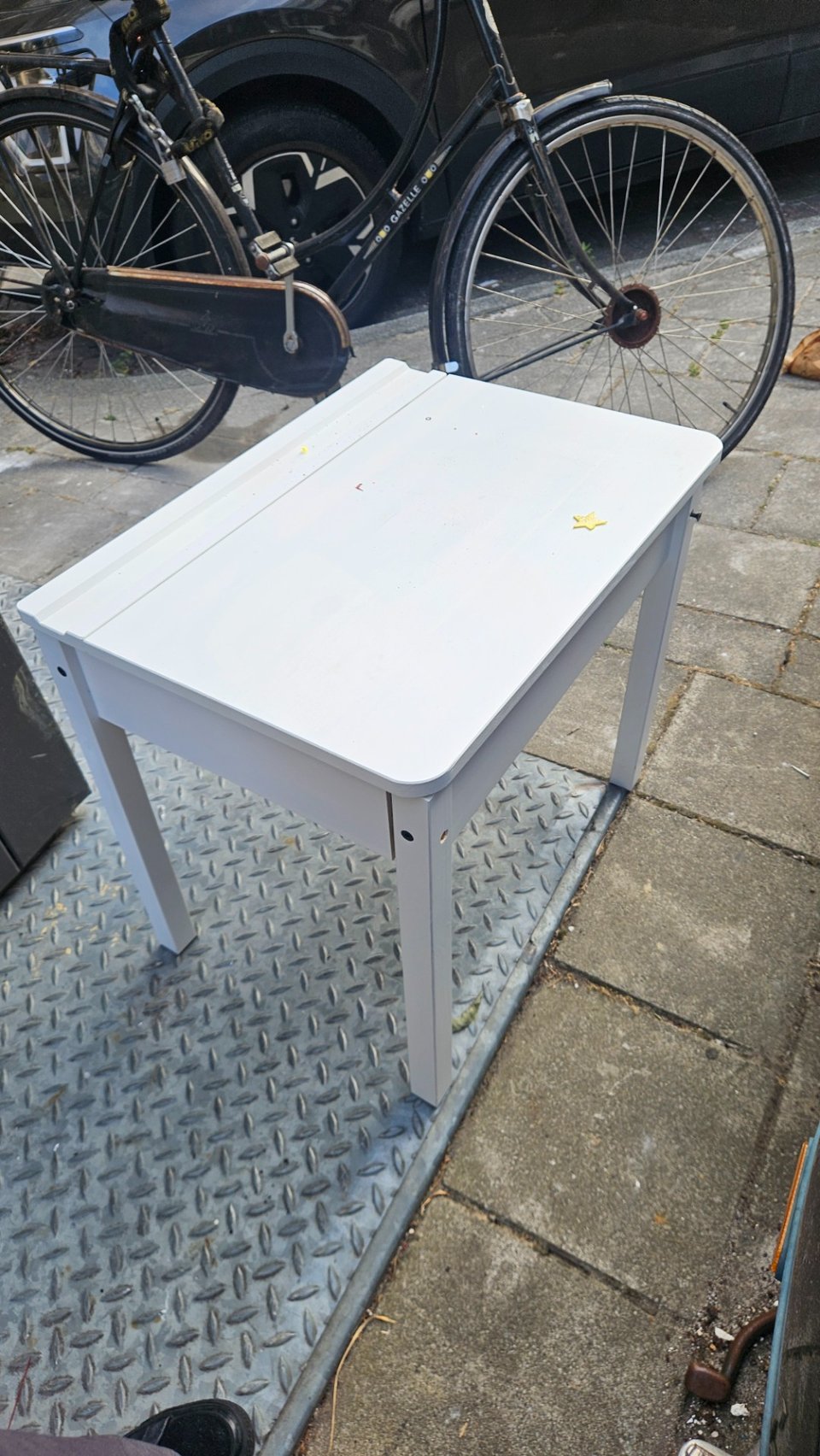 Ikea sundvik small table