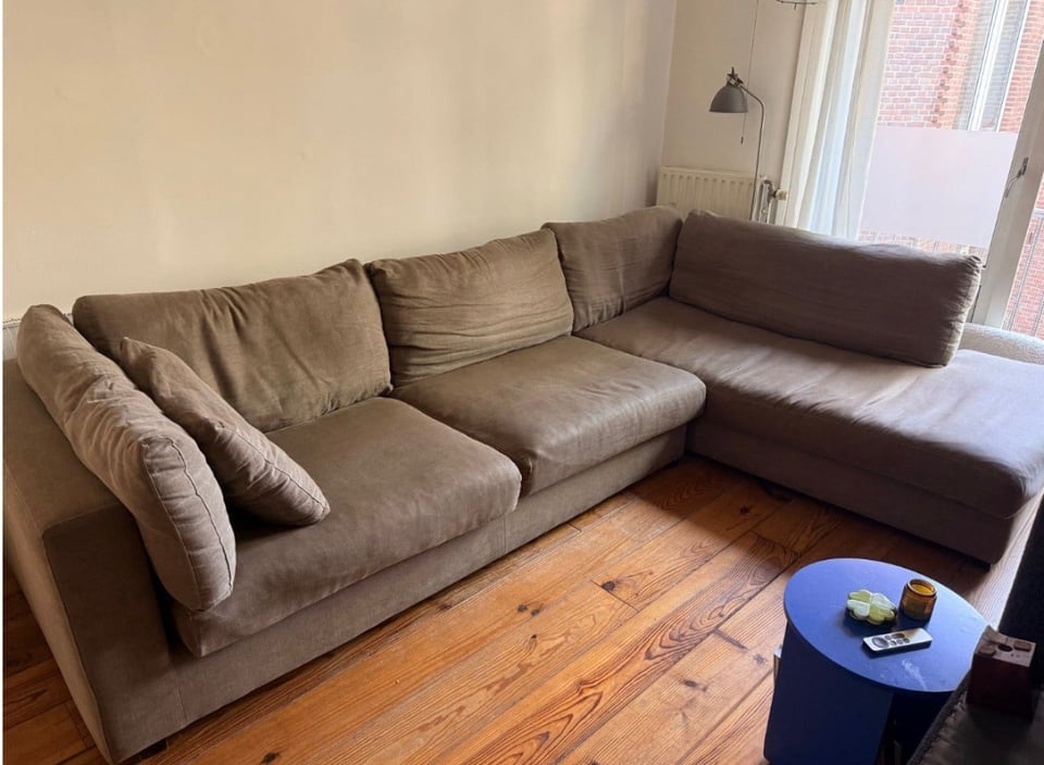 Corner couch. Free to collect.