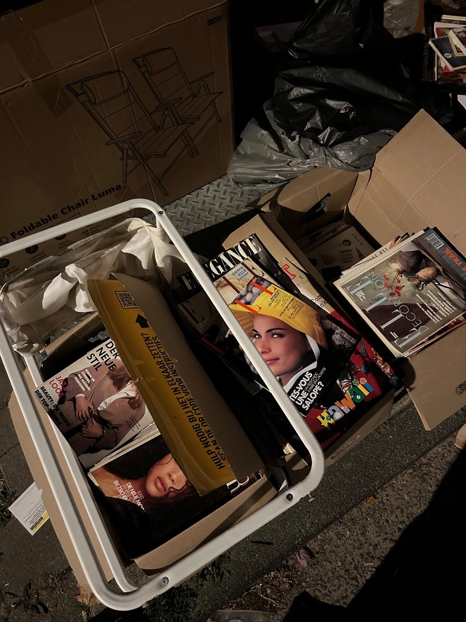 Huge Collection of Vintage Vogue Magazines & Harpers Bazaar (1980-2000)