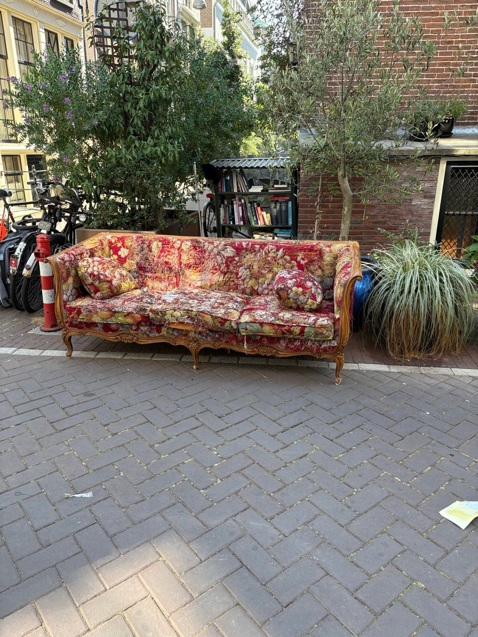 Couch antique