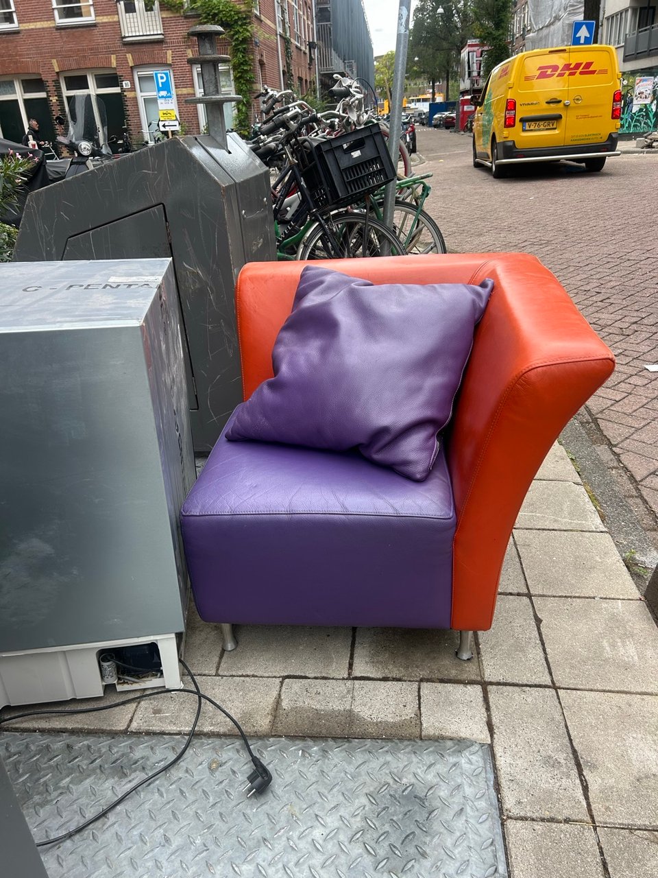 Paars oranje stoel
