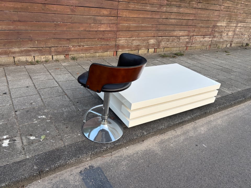 Bar stool and coffee table