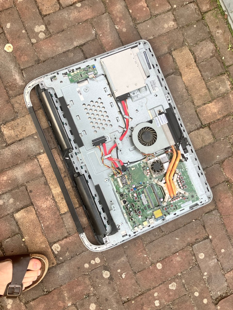 Old computer + screen in one, with cd player