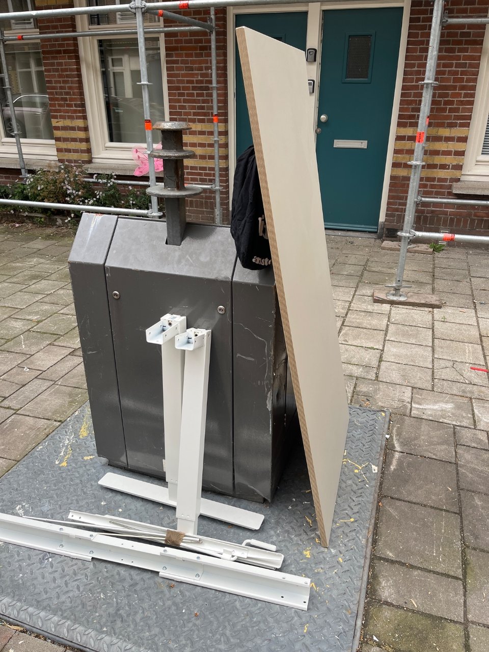 Standing desk with parts