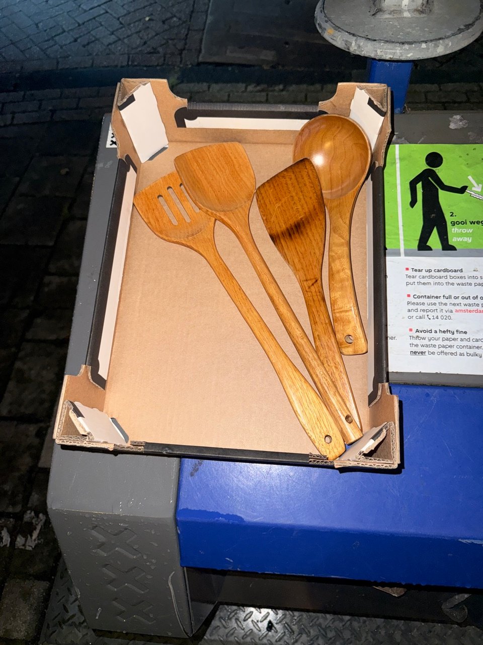 Set of wooden utensils