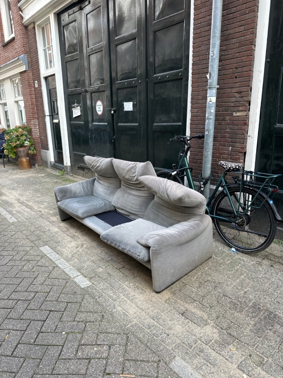 Maralunga Sofa @ Laurierstraat