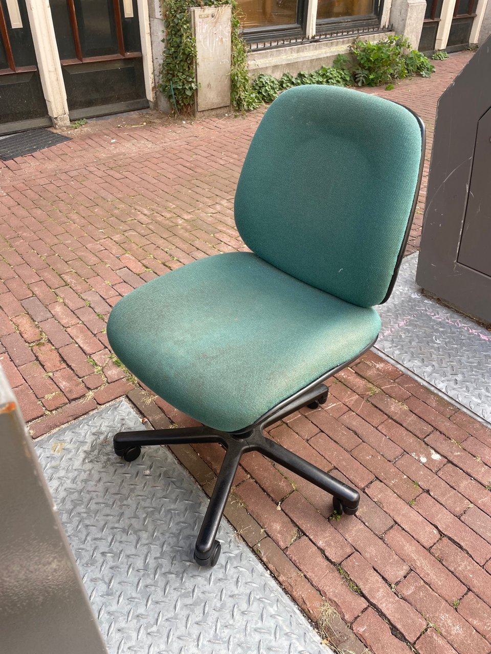 Desk chair