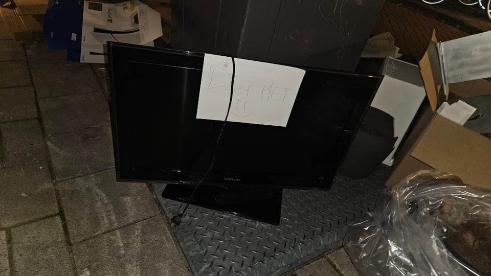 Tv. Working. Not smart.