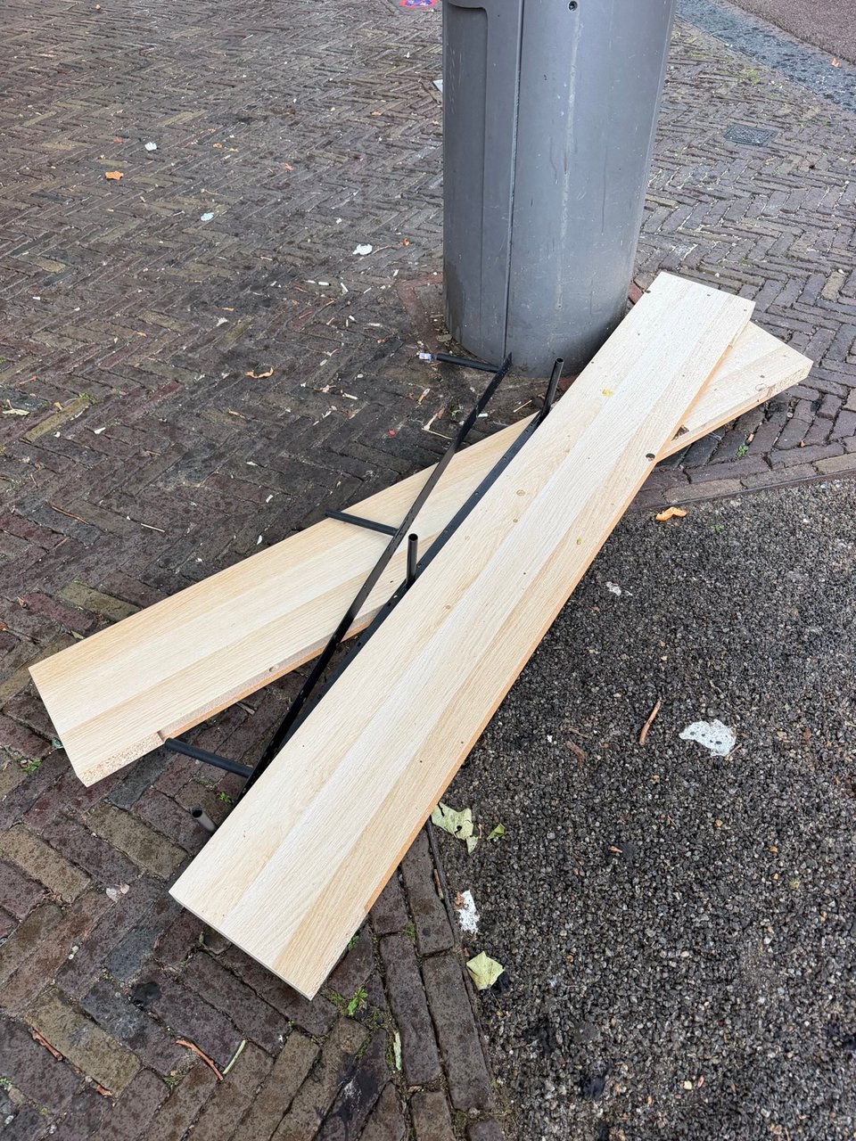 2 wandplaten met bevestiging
